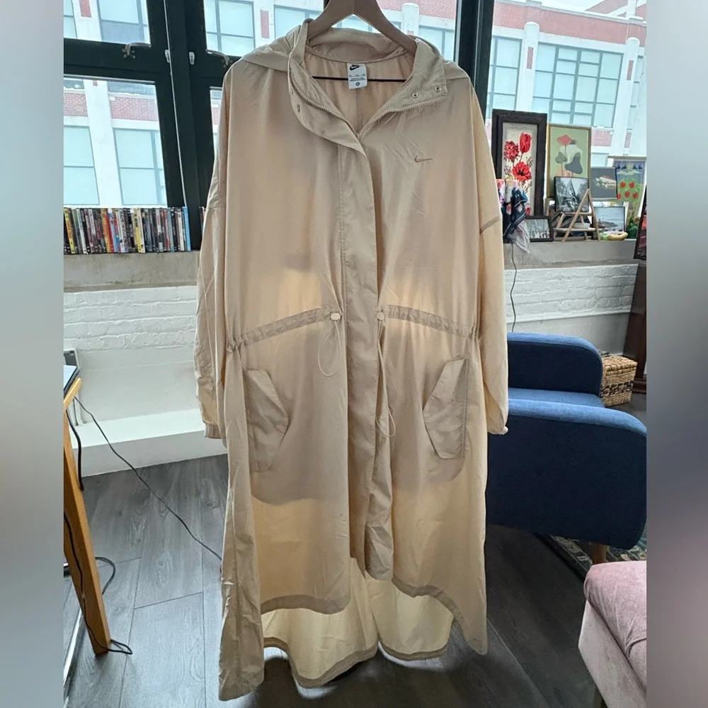 Nike Hooded Lightweight Trench Coat - Picture 3 of 12